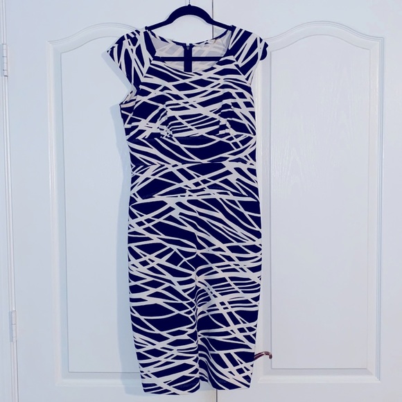Calvin Klein, size 8, form-fitting dress. - Picture 1 of 4